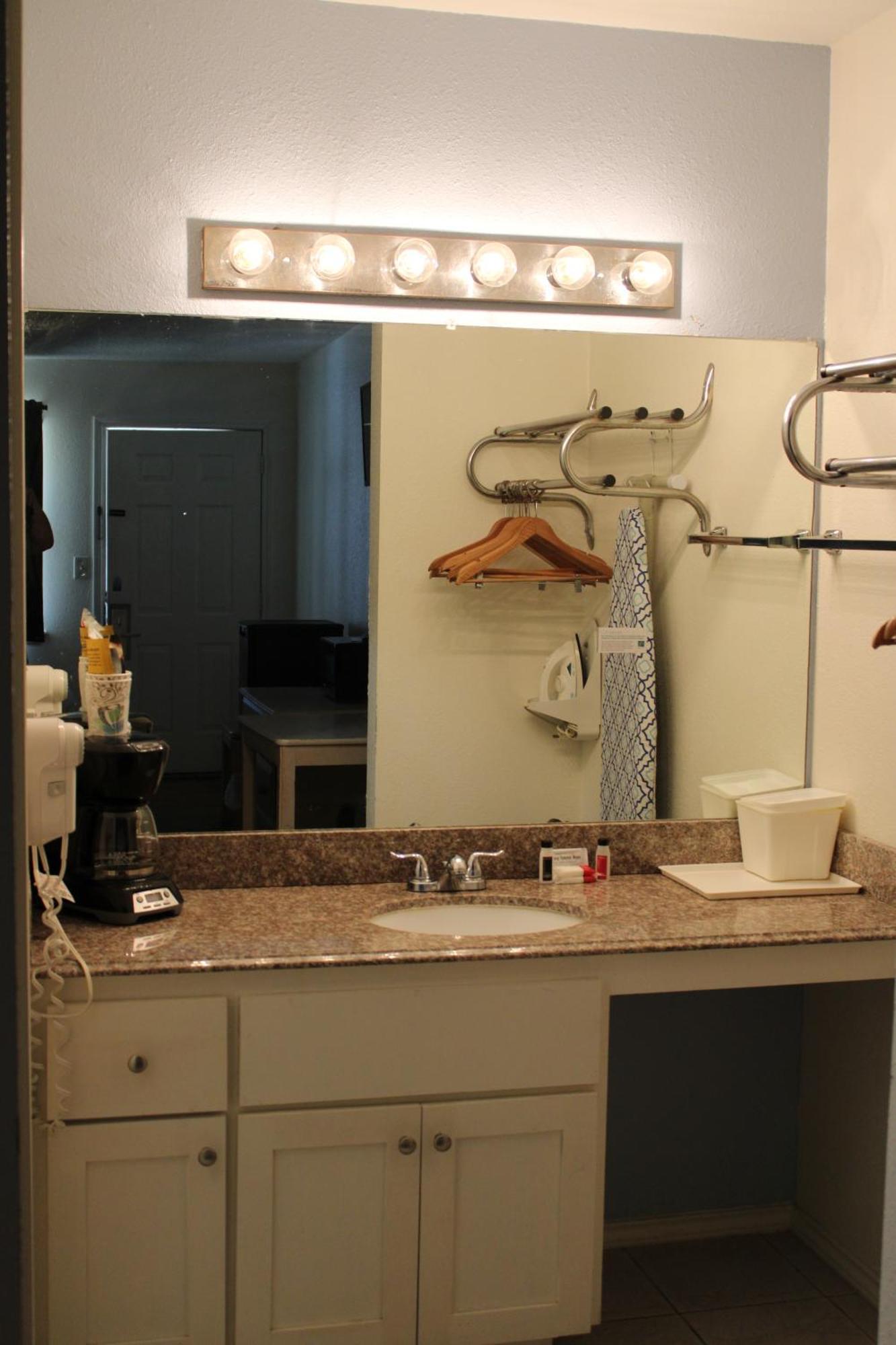 Victoria Palms Inn And Suites Donna Екстер'єр фото